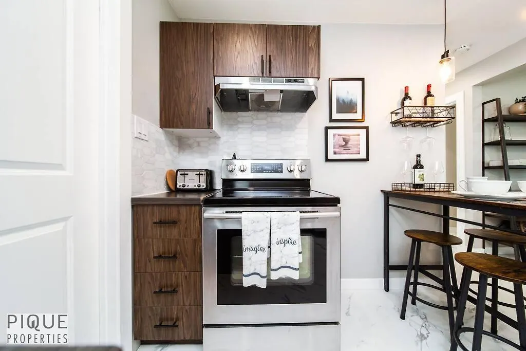 דירות אדמונטון Park Life Retreat - King Bed - Pet Friendly - Sleeps 6