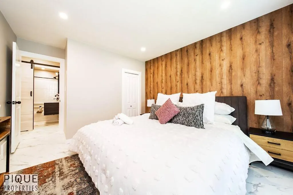 דירות אדמונטון Park Life Retreat - King Bed - Pet Friendly - Sleeps 6 קנדה