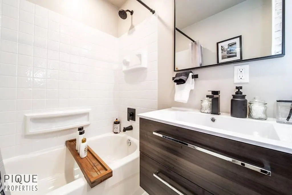 דירות אדמונטון Park Life Retreat - King Bed - Pet Friendly - Sleeps 6