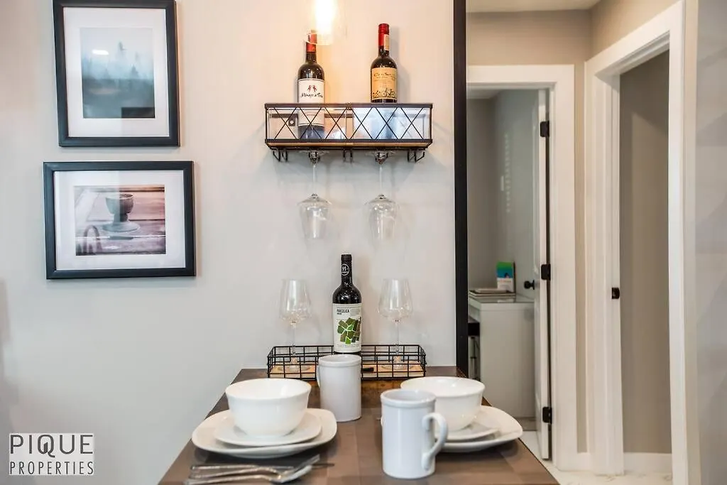 דירות אדמונטון Park Life Retreat - King Bed - Pet Friendly - Sleeps 6